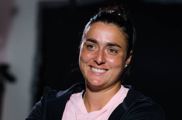 Mandatory Credit: Photo by Rob Prange Shutterstock (12471261bb) Ons Jabeur of Tunisia talks to the media after the semi-final at the 2021 Chicago Fall Tennis Classic WTA, Tennis Damen 500 tennis tournament Chicago Fall Tennis Classic 2021, Tennis, Chicago, USA - 02 Oct 2021 Chicago Fall Tennis Classic 2021, Tennis, Chicago, USA - 02 Oct 2021  Copyright: xRobxPrange Shutterstockx 12471261bb