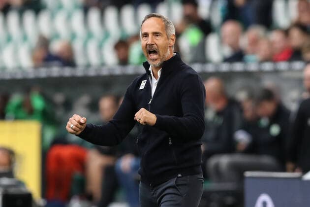 Sport Bilder des Tages Trainer Adi Hütter (Borussia Mönchengladbach) freut sich über den Sieg - 1 Fussball Bundesliga Saison 2021-2022 Punktspiel VfL Wolfsburg vs. Borussia Mönchengladbach in der Volkswagen Arena in Wolfsburg - Fussball,Deutschland,Mann,Männer,02.10.2021 *** Coach Adi Hütter Borussia Mönchengladbach happy to win 1 Football Bundesliga Season 2021 2022 Punktspiel VfL Wolfsburg vs Borussia Mönchengladbach at Volkswagen Arena in Wolfsburg Football,Germany,Man,Men,02 10 2021