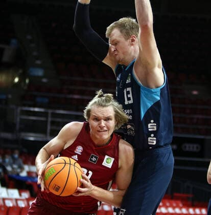 from left Sebastian HARTMANN Munich , Georg VOIGTMANN Dresden , He Basketball PRO B, 2021 22, 3 Matchday, FC Bayern Basketball II vs Dresden Titans, 02 10 21, Munich, Audi Dome Copyright: WolfgangxFehrmann