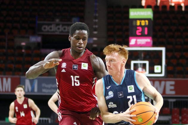 from left Mohamed SILLAH Muenchen , Julius STAHL Dresden , He Basketball PRO B, 2021 22, 3 Matchday, FC Bayern Basketball II vs Dresden Titans, 02 10 21, Muenchen, Audi Dome Copyright: WolfgangxFehrmann