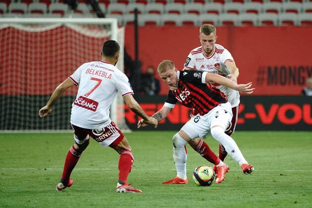 Melvin Bard (OGC Nice) - Haris Belkebla (Brest) FOOTBALL : OGC Nice vs Brest - Ligue 1 Uber Eats - Nice - 02 10 2021 NorbertScanella Panoramic 