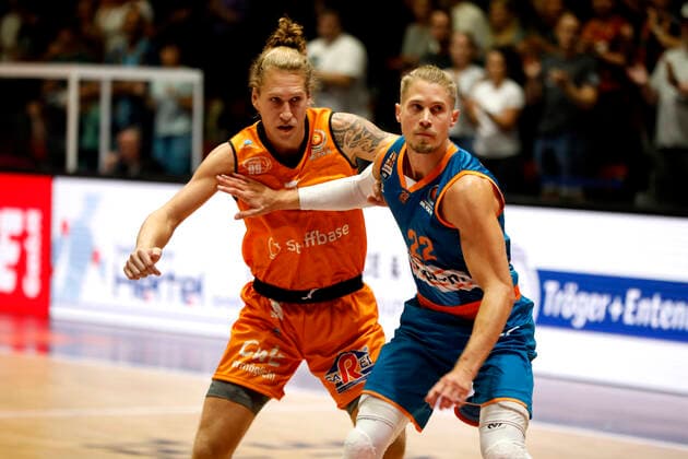 02 10 2021, easyCredit Basketball Bundesliga, Magentasport BBL Cup, 2020 2021 season, men, Chemnitz Niners Ratiopharm Ulm Malte Ziegenhagen, Niners Chemnitz, Thomas Klepeisz, Ratiopharm Ulm Chemnitz Messe Chemnitz Sachsen Germany