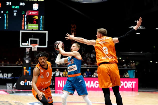 02 10 2021, easyCredit Basketball Bundesliga, Magentasport BBL Cup, 2020 2021 season, mens, Chemnitz Niners Ratiopharm Ulm Thomas Klepeisz, Ratiopharm Ulm, Jan Niklas Wimberg, Niners Chemnitz Chemnitz Messe Chemnitz Saxony Germany