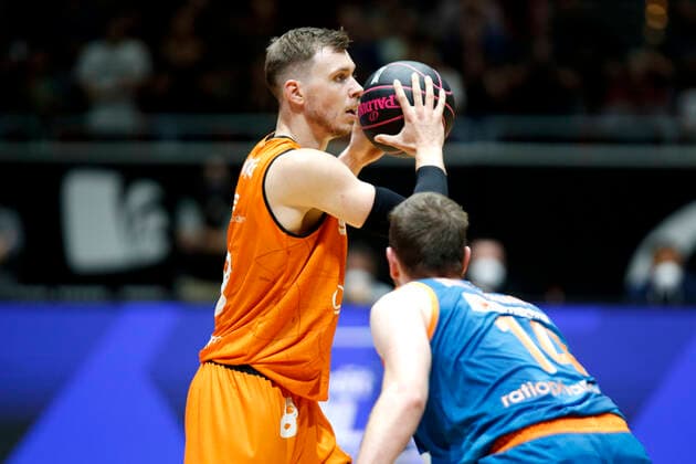 02 10 2021, easyCredit Basketball Bundesliga, Magentasport BBL Cup, 2020 2021 season, men, Chemnitz Niners Ratiopharm Ulm Jan Niklas Wimberg, Niners Chemnitz Chemnitz Fair Chemnitz Saxony Germany