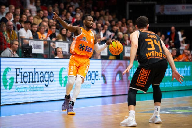 ProA 3 Matchday RASTA Vechta vs wiha Panthers Schwenningen, 02 10 2021 Josh Young RASTA Vechta, 8 , David Allan Cohn wiha Panthers Schwenningen, 34 ProA 3 Matchday RASTA Vechta vs wiha Panthers Schwenningen on 02 10 2021 in Vechta Rasta Dome , Germany, Copyright: xBEAUTIFULxSPORTS Neddermannx