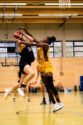 Duesseldorf, Germany, October 3r during the 1. Toyota Damen Basketball Bundesliga game between the Capitol Bascats Duesseldorf and inexio Royals Saarlouis at Wekita Sportarena in Duesseldorf 1. Toyota Damen Basketball Bundesliga - Capitol Bascats Duesseld 