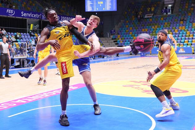 Fraport Skyliners EWE Baskets Oldenburg, BBL Pokal Tai Odiase Baskets Oldenburg, 21 Matt Haarms Fraport Skyliner, 3 Right Phil Pressey Baskets Oldenburg, 11 Basketball Game of the MagentaSport BBL Pokal Round of 16 Final between Fraport Skyliners and EWE Baskets Oldenburg on October 3, 2021 at Fraport Arena in Frankfurt am Main , Frankfurt am Main Hesse Germany Fraport Arena