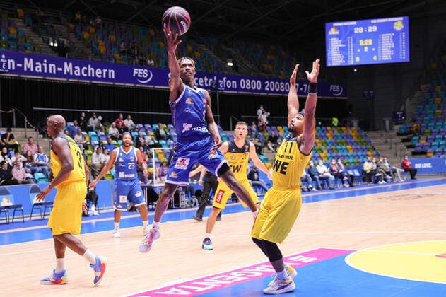 Fraport Skyliners EWE Baskets Oldenburg, BBL Pokal Attempt of a basket by Brancou Badio Fraport Skyliner, 8 , right Phil Pressey Baskets Oldenburg, 11 Basketball match of the MagentaSport BBL Pokal Eighth Final between Fraport Skyliners and EWE Baskets Oldenburg on 3 October 2021 at Fraport Arena in Frankfurt am Main , Frankfurt am Main Hesse Germany Fraport Arena