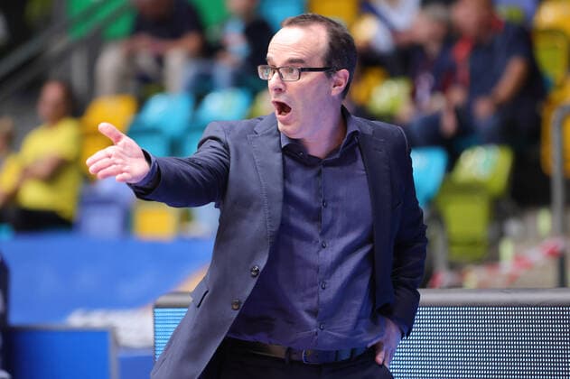 Fraport Skyliners EWE Baskets Oldenburg, BBL Pokal Head Coach Diego Ocampo Fraport Skyliner Basketball Game of the MagentaSport BBL Pokal Round of 16 between Fraport Skyliners and EWE Baskets Oldenburg on 3 October 2021 at Fraport Arena in Frankfurt am Main , Frankfurt am Main Hesse Germany Fraport Arena