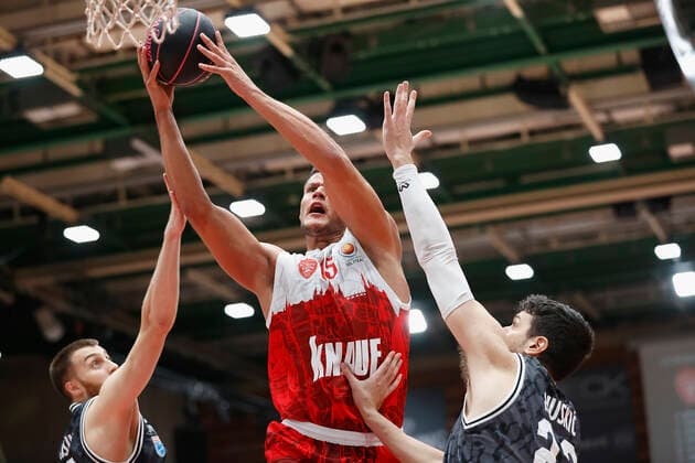 03 10 2021, Basketball, Magenta Sport BBL Pokal, 2021, 2022, Round of 16, s Oliver Wuerzburg SYNTAINICS MBC, GER, Wuerzburg, s Oliver Arena Picture from left Radii Caisin MBC , Filip Stanic s Oliver Wuerzburg and Goran Huskic MBC Copyright: HMBxMedia xHeikoxBecker