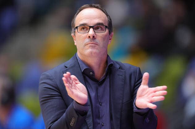 Fraport Skyliners EWE Baskets Oldenburg, BBL Pokal Head Coach Diego Ocampo Fraport Skyliner Basketball Match of the MagentaSport BBL Pokal Round of 16 between Fraport Skyliners and EWE Baskets Oldenburg on 3 October 2021 at Fraport Arena in Frankfurt am Main , Frankfurt am Main Hesse Germany Fraport Arena