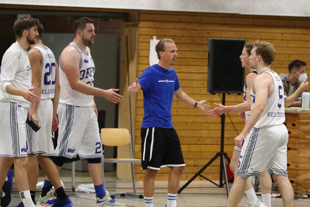 Sport Deutzer TV vs BSV Münsterland Baskets Wulfen, basketball, regional league, in blue coach Nils Müller Deutz , 03 10 2020, picture