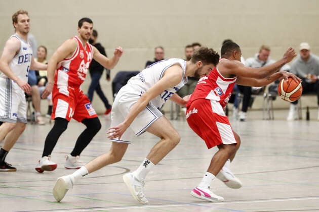Sport Deutzer TV vs BSV Münsterland Baskets Wulfen, basketball, regional league, center Anton Geretzki Deutz , 03 10 2020, picture