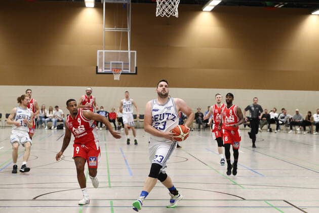 Sport Deutzer TV vs BSV Münsterland Baskets Wulfen, basketball, regional league, Christian Fröhlingsdorf Deutz , 03 10 2020, picture