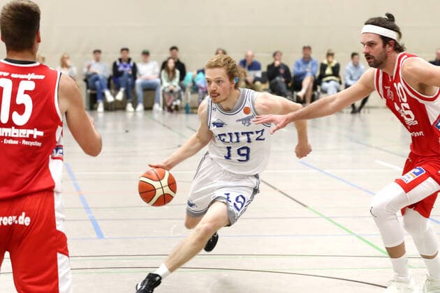 Sport Deutzer TV vs BSV Münsterland Baskets Wulfen, basketball, regional league, center Philipp Pfeifer Deutz , 03 10 2020, picture
