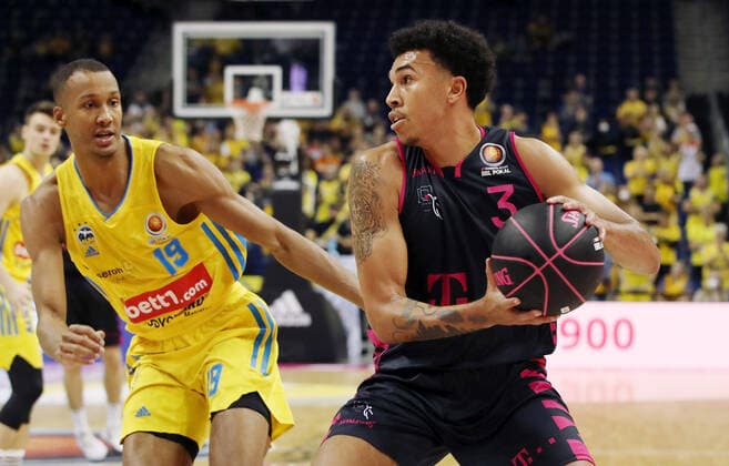 Basketball, BBL Cup, ALBA Berlin - Telekom Baskets Bonn