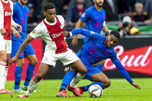 AMSTERDAM, Netherlands, 03-10-2021, football, Johan Cruijff ArenA, Dutch eredivisie, season 2021 2022, during the match Ajax - Utrecht, Ajax player Jurrien Timber, FC Utrecht player Quinten Timber, brothers Timber Ajax - Utrecht  x13755114x Copyright: