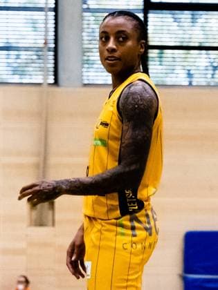 Duesseldorf, Germany, October 3r Antoinette Lashay Thompson ( 11 Saarlouis ) during the 1. Toyota Damen Basketball Bundesliga game between the Capitol Bascats Duesseldorf and inexio Royals Saarlouis at Wekita Sportarena in Duesseldorf 1. Toyota Damen Basketball Bundesliga - Capitol Bascats Duesseld 
