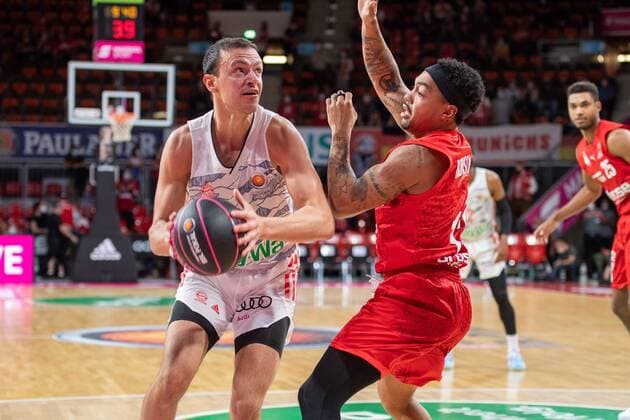 Zan Mark Sisko 31 FC Bayern , Justin Robinson 12 Brose Bamberg , FC Bayern Basketball vs Brose Bamberg, easyCredit BBL, 03 10 2021 Muenchen Bayern Germany Copyright: xkolbert-press UlrichxGamelx