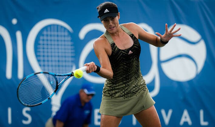 October 3, 2021, CHICAGO, UNITED STATES: Garbine Muguruza of Spain in action during the final of the 2021 Chicago Fall Tennis Classic WTA, Tennis Damen 500 tennis tournament against Ons Jabeur of Tunisia CHICAGO UNITED STATES - ZUMAa181 20211003_zaa_a181_124 Copyright: xRobxPrangex