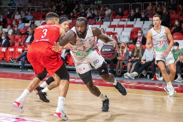 Dominic Lockhart 3 Brose Bamberg , Othello Hunter 8 FC Bayern , FC Bayern Basketball vs Brose Bamberg, easyCredit BBL, 03 10 2021 Muenchen Bayern Germany Copyright: xkolbert-press UlrichxGamelx