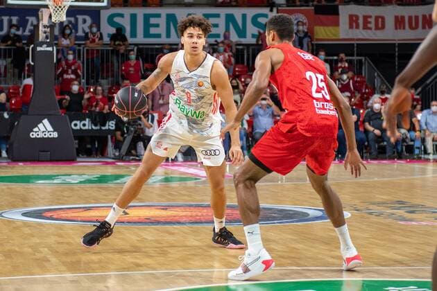 Joshua Obiesie 9 FC Bayern , Kenneth Ogbe 25 Brose Bamberg , FC Bayern Basketball vs Brose Bamberg, easyCredit BBL, 03 10 2021 Muenchen Bayern Germany Copyright: xkolbert-press UlrichxGamelx