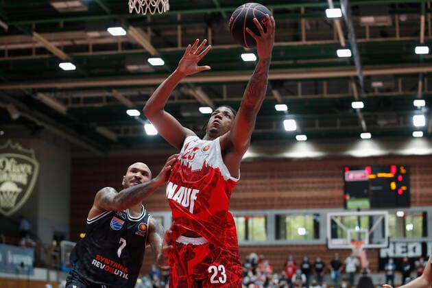 03 10 2021, Basketball, Magenta Sport BBL Cup, 2021, 2022, Round of 16, s Oliver Wuerzburg SYNTAINICS MBC, GER, Wuerzburg, s Oliver Arena Picture from left Sergio Kerusch MBC and Desi Rodriguez s Oliver Wuerzburg Copyright: HMBxMedia xHeikoxBecker