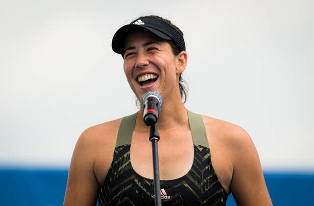 Mandatory Credit: Photo by Rob Prange Shutterstock (12471262bm) Garbine Muguruza of Spain during the trophy ceremony after the final of the 2021 Chicago Fall Tennis Classic WTA, Tennis Damen 500 tennis tournament Chicago Fall Tennis Classic 2021, Tennis, Chicago, USA - 03 Oct 2021 Chicago Fall Tennis Classic 2021, Tennis, Chicago, USA - 03 Oct 2021  Copyright: xRobxPrange Shutterstockx 12471262bm