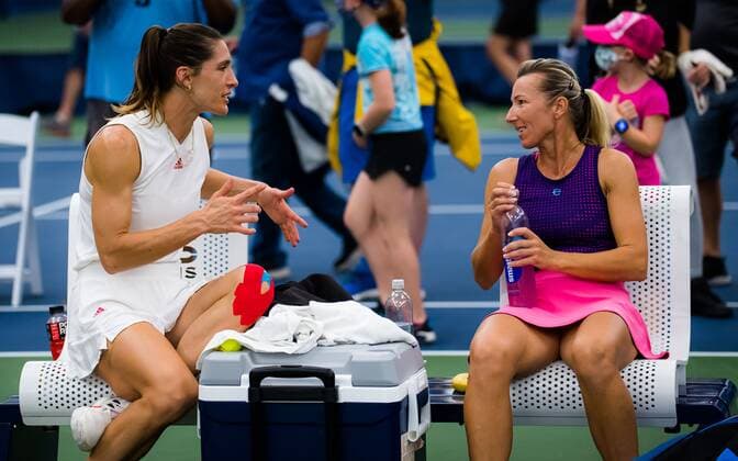 Mandatory Credit: Photo by Rob Prange Shutterstock (12471262bj) Andrea Petkovic of Germany & Kveta Peschke of the Czech Republic in action during the doubles final of the 2021 Chicago Fall Tennis Classic WTA, Tennis Damen 500 tennis tournament Chicago Fall Tennis Classic 2021, Tennis, Chicago, USA - 03 Oct 2021 Chicago Fall Tennis Classic 2021, Tennis, Chicago, USA - 03 Oct 2021  Copyright: xRobxPrange Shutterstockx 12471262bj