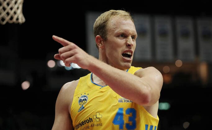 Luke Sikma angry shouting pointing action upper body facial expression sport basketball BBL cup eighth final Bundesliga men season 2021 2022 03 10 2021 ALBA Berlin vs Telekom Baskets Bonn