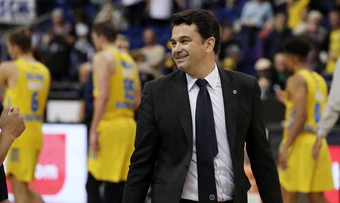 Coach Israel Gonzales laughing after the game Sport Basketball BBL Pokal Achtelfinale Bundesliga Herren Saison 2021 2022 03 10 2021 ALBA Berlin vs Telekom Baskets Bonn