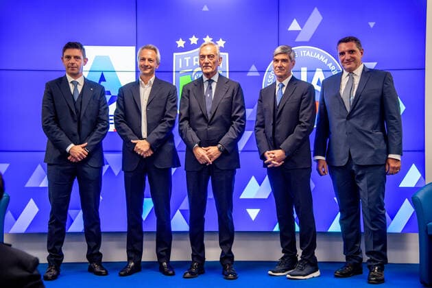 Photo Claudio Furlan LaPresse 04-10-2021 LIssone - Italy News Presentation of the Var IBC Center of the Serie A League In the photo: Gianluca Rocchi Paolo Dal Pino Gabriele Gravina Alfredo Trentalangie Luigi De Siervo  Copyright: xClaudioxFurlan LaPressex