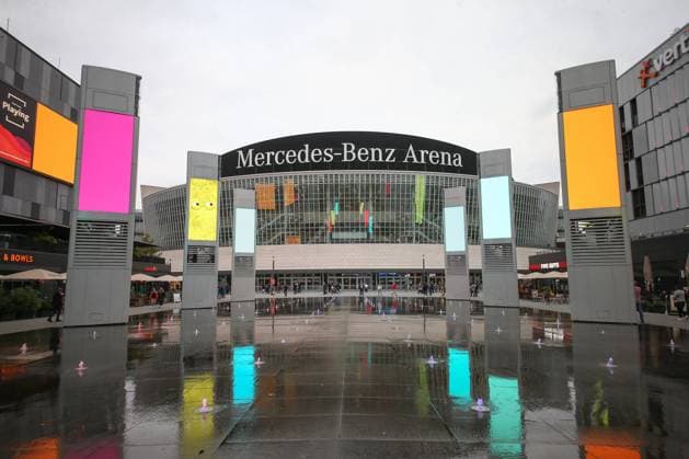 24 09 2021, xtgx, ice hockey penny DEL, Eisbaeren Berlin Grizzlys Wolfsburg emspor, v l symbol photo, symbol image, Mercedes Benz Arena Berlin