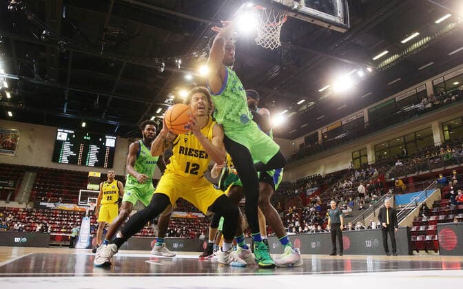 Ludwigsburg , Basketball Champions League MHP Riesen Ludwigsburg vs Dinamo Sassari , left Jonah Radebaugh Giants