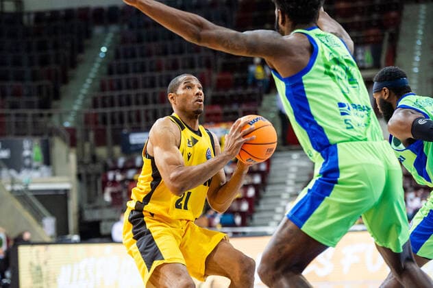 Tremmell Darden MHP RIESEN Ludwigsburg 21 during the BCL match MHP RIESEN Ludwigsburg Dinamo Sassari on 05 10 2021 in Ludwigsburg MHPArena Germany Ludwigsburg 05 10 21 Basketball , 05 10 2021, Ludwigsburg Germany xpxsdx