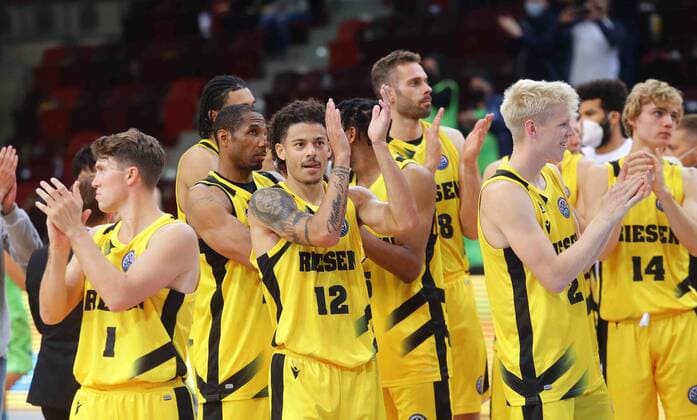 Ludwigsburg , Basketball Champions League MHP Riesen Ludwigsburg vs Dinamo Sassari , Cheering Giants , center Jonah Radebaugh