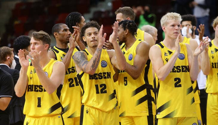 Ludwigsburg , Basketball Champions League MHP Riesen Ludwigsburg vs Dinamo Sassari , Cheering Giants , center Jonah Radebaugh