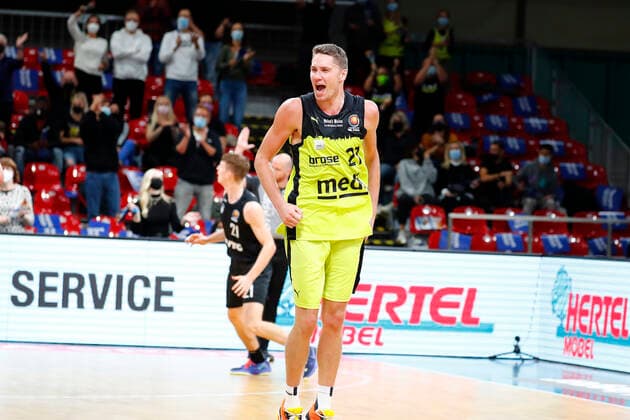 Basketball Bundesliga Magenta Sport BBL Cup Round of 16 at Oberfrankenhalle in Bayreuth Season 2021 2022 Medi Bayreuth vs Hamburg Towers Janari Jöesaar Medi Bayreuth 21