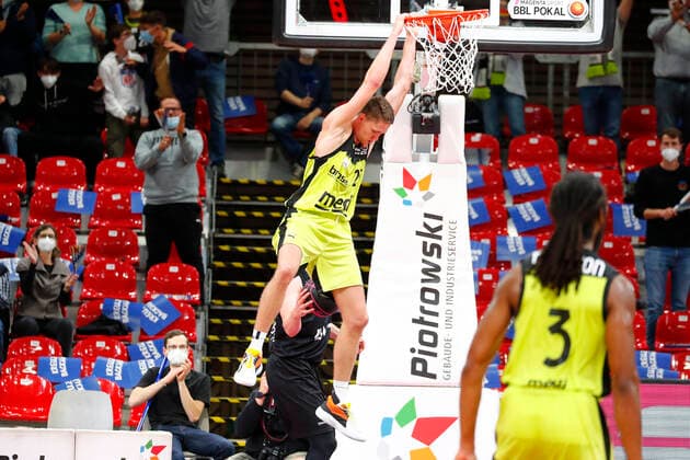 Basketball Bundesliga Magenta Sport BBL Cup Round of 16 at Oberfrankenhalle in Bayreuth Season 2021 2022 Medi Bayreuth vs Hamburg Towers Janari Jöesaar Medi Bayreuth 21
