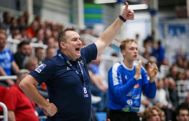 Dormagen, 05 10 2021, Handball DHB Cup, 2 Round, TSV Bayer Dormagen Lemgo Lippe, TSV Bayer Sportcenter Coach Dusko Bilanovic of TSV Bayer Dormagen stands gesticulating on the sidelines TSV Bayer Dormagen Lemgo Lippe