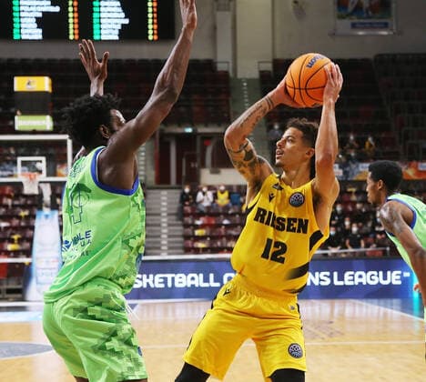 Jonah Radebaugh Giants, right MHP Riesen Ludwigsburg vs Dinamo Basket Sassari Basketball Cha,pions League 2021 2022 Ludwigsburg , GER, 05 10 2021,