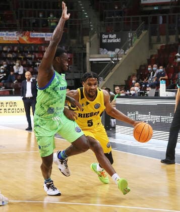 Justin Simon Giants MHP Riesen Ludwigsburg vs Dinamo Basket Sassari Basketball Cha,pions League 2021 2022 Ludwigsburg , GER, 05 10 2021,