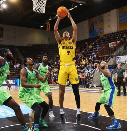 Jonazhan Bähre Riesen MHP Riesen Ludwigsburg vs Dinamo Basket Sassari Basketball Cha,pions League 2021 2022 Ludwigsburg , GER, 05 10 2021,