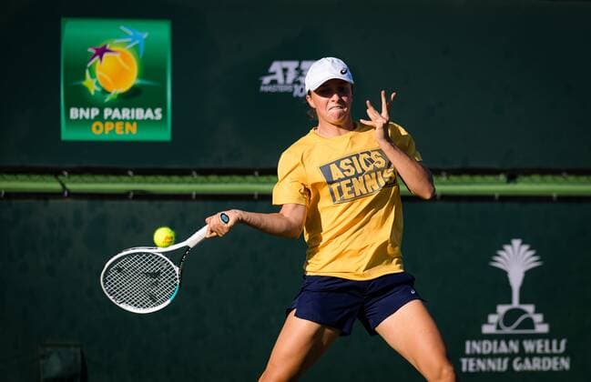 Mandatory Credit: Photo by Rob Prange Shutterstock (12525398cf) Iga Swiatek of Poland during practice ahead of the 2021 BNP Paribas Open WTA, Tennis Damen 1000 tennis tournament 2021 BNP Paribas Open Day 2 - 05 Oct 2021 2021 BNP Paribas Open Day 2 - 05 Oct 2021  Copyright: xRobxPrange Shutterstockx 12525398cf