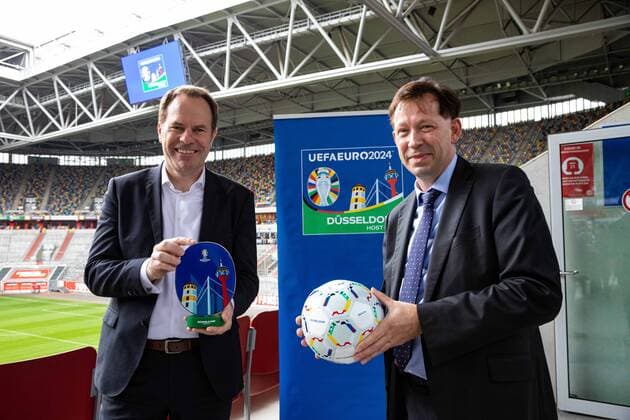 Press event for the presentation of the Düsseldorf UEFA 2024 logo, 06 10 2021 Mayor Dr Stephan Keller and City Director Burkhard Hintzsche Press event for the presentation of the Düsseldorf UEFA 2024 logo 06 10 2021 in Düsseldorf Copyright: xBEAUTIFULxSPORTS KennyxBeelex