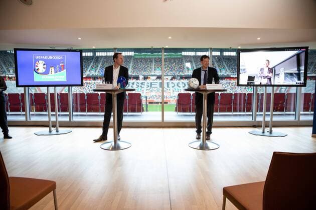 Press event for the presentation of the Düsseldorf UEFA 2024 logo, 06 10 2021 Mayor Dr Stephan Keller and City Director Burkhard Hintzsche Press event for the presentation of the Düsseldorf UEFA 2024 logo 06 10 2021 in Düsseldorf Copyright: xBEAUTIFULxSPORTS KennyxBeelex