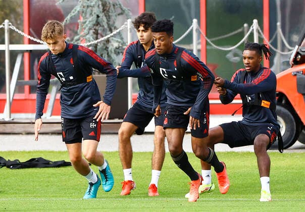 06 10 2021, FC Bayern training, football, sports, in the picture Jahn Herrmann FCBII , Lucas Copado FCBII , Kingsley Coman FCB and Omar Richards FCB