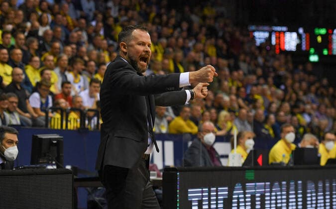 GER, Basketball, EWE Baskets Oldenburg vs Rytas Vilnius 06 10 2021, EWE Arena, Oldenburg, GER, BCL, EWE Baskets Oldenburg vs Rytas Vilnius, in picture Action Giedrius ZIBENAS BC Rytas VILNIUS Head Coach nordphotoxRojahn nph00310