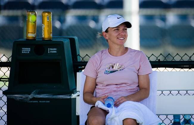 Mandatory Credit: Photo by Rob Prange Shutterstock (12524558b) Simona Halep of Romania during practice area of the 2021 BNP Paribas Open WTA, Tennis Damen 1000 tennis tournament BNP Paribas Open, Tennis, Day 1, Indian Wells Tennis Garden, California, USA - 06 Oct 2021 BNP Paribas Open, Tennis, Day 1, Indian Wells Tennis Garden, California, USA - 06 Oct 2021 Copyright: xRobxPrange Shutterstockx 12524558b