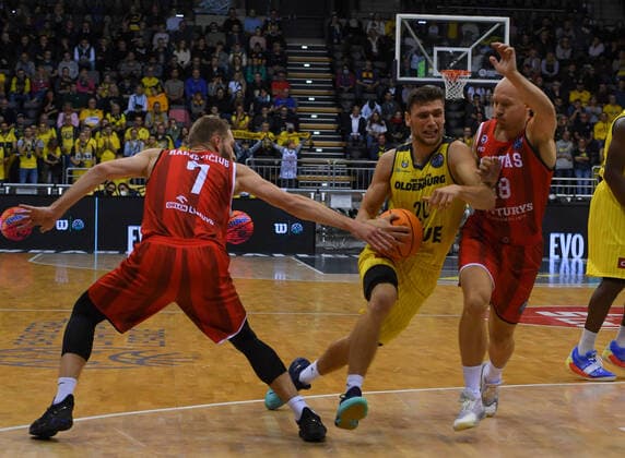 GER, Basketball, EWE Baskets Oldenburg vs Rytas Vilnius 06 10 2021, EWE Arena, Oldenburg, GER, BCL, EWE Baskets Oldenburg vs Rytas Vilnius, in picture Michal MICHALAK EWE Baskets Oldenburg 20 Gytis RADZEVICIUS BC Rytas VILNIUS 7 Mindaugas GIRDZIUNAS BC Rytas VILNIUS 18 nordphotoxRojahn nph00310